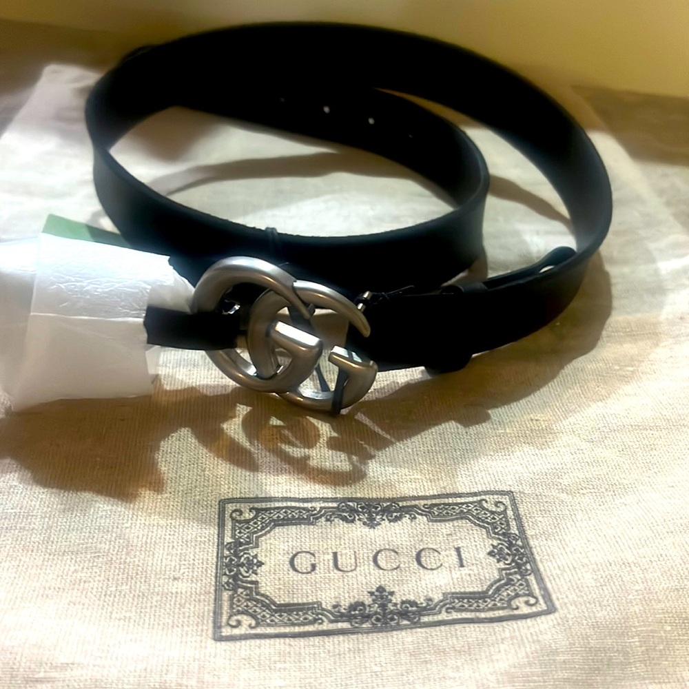 GUCCI Leather Belt with Double G Buckle Size 80. Brand New. 100% Authentic.